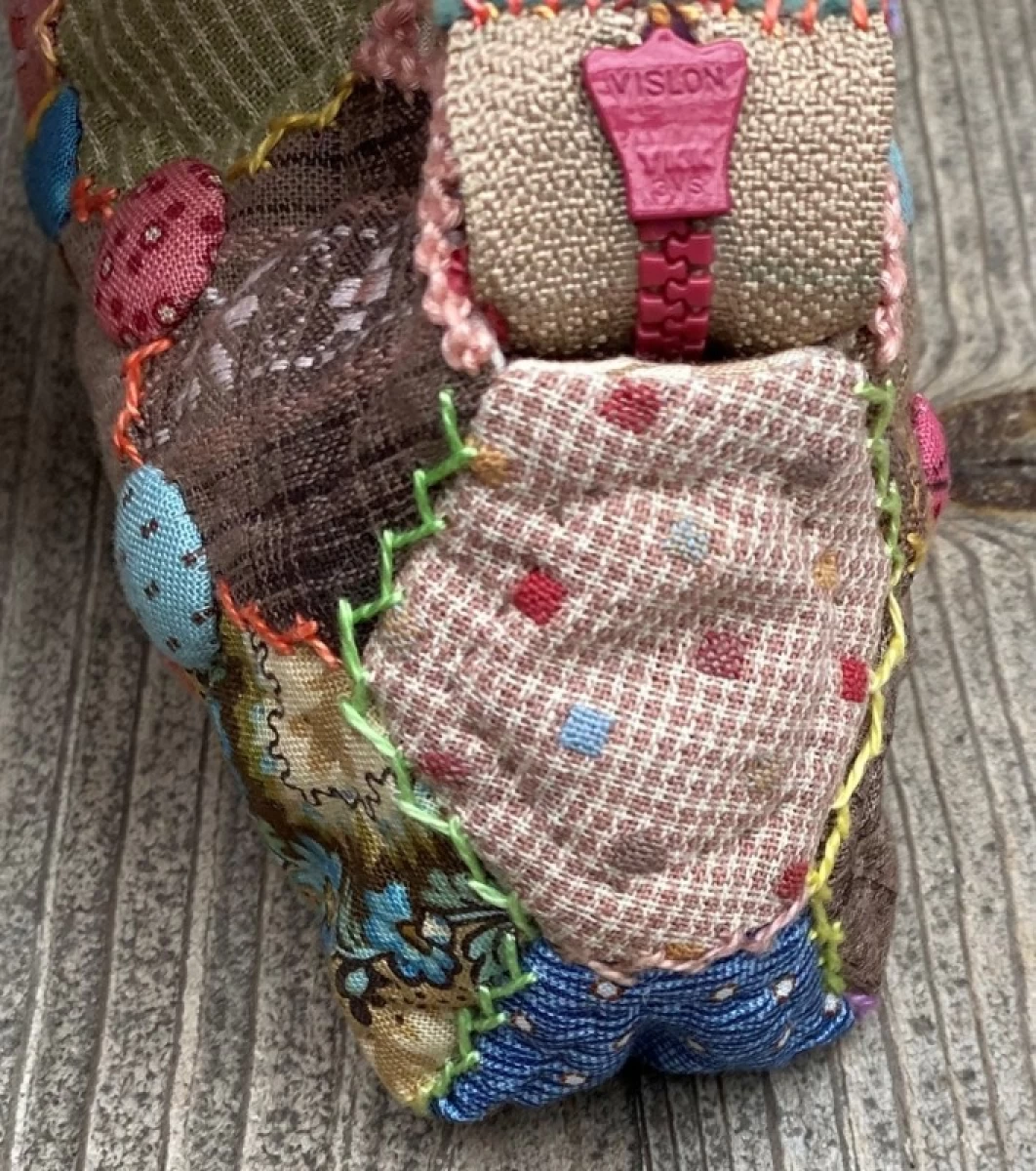 大きなヘキサゴンモチーフで作るかわいい横長ポーチ
